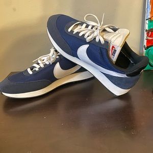 Navy Nike Tailwind 79